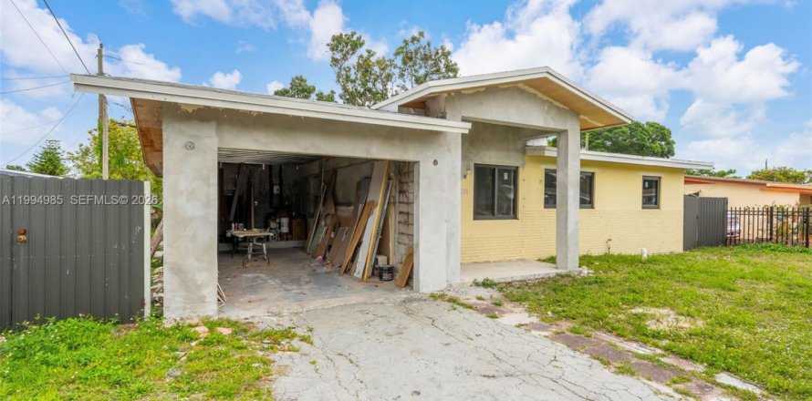 Дом в Форт-Лодердейл, Флорида 5 спален, 76.64м2 № 2064157