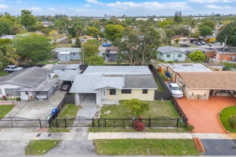 Купить виллу или дом в Форт-Лодердейл, Флорида 5 спален, 76.64м2, № 2064157 - фото 21