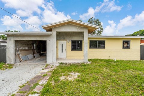 Купить виллу или дом в Форт-Лодердейл, Флорида 5 спален, 76.64м2, № 2064157 - фото 2