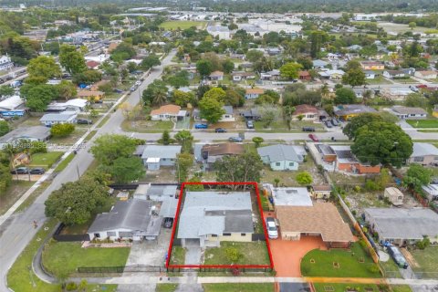 Купить виллу или дом в Форт-Лодердейл, Флорида 5 спален, 76.64м2, № 2064157 - фото 20