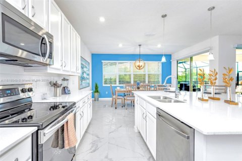 Casa en venta en Kissimmee, Florida, 6 dormitorios № 1937825 - foto 18
