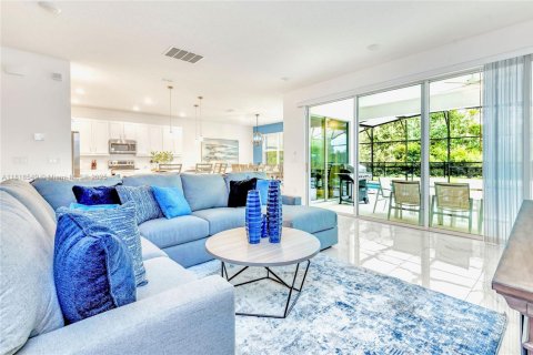 Casa en venta en Kissimmee, Florida, 6 dormitorios № 1937825 - foto 9
