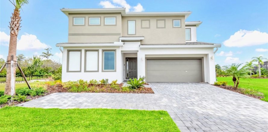 Casa en Kissimmee, Florida 6 dormitorios № 1937825