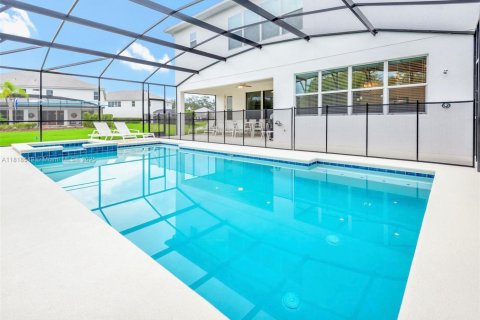 Casa en venta en Kissimmee, Florida, 6 dormitorios № 1937825 - foto 7