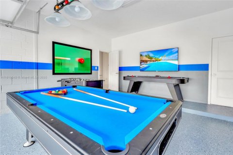 Casa en venta en Kissimmee, Florida, 6 dormitorios № 1937825 - foto 3