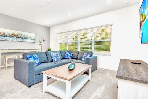 Casa en venta en Kissimmee, Florida, 6 dormitorios № 1937825 - foto 10