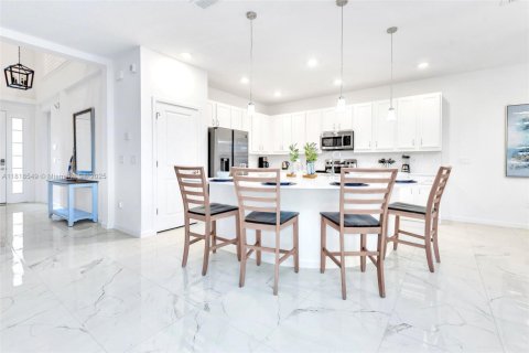 Casa en venta en Kissimmee, Florida, 6 dormitorios № 1937825 - foto 19