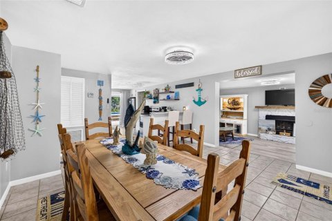 Casa en venta en Homosassa, Florida, 2 dormitorios, 103.68 m2 № 2207397 - foto 5
