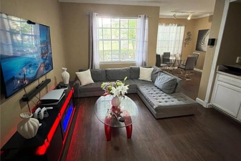 Condominio en venta en Orlando, Florida, 1 dormitorio, 79.34 m2 № 2156368 - foto 3