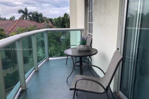 Condo in Sunny Isles Beach, Florida, 2 bedrooms  № 2022618 - photo 23