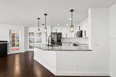 Touwnhouse à vendre à Orlando, Floride: 3 chambres, 223.06 m2 № 2399568 - photo 9