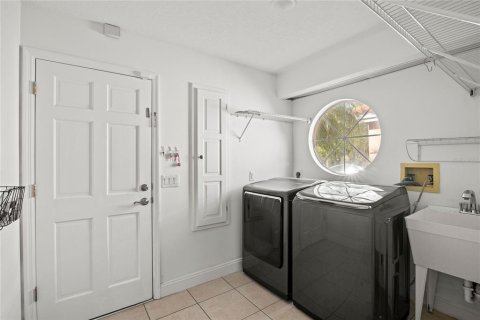 Touwnhouse à vendre à Orlando, Floride: 3 chambres, 223.06 m2 № 2399568 - photo 24