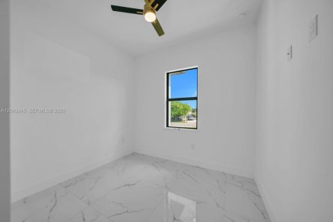 Villa ou maison à vendre à Lehigh Acres, Floride: 3 chambres, 98.2 m2 № 2260525 - photo 19