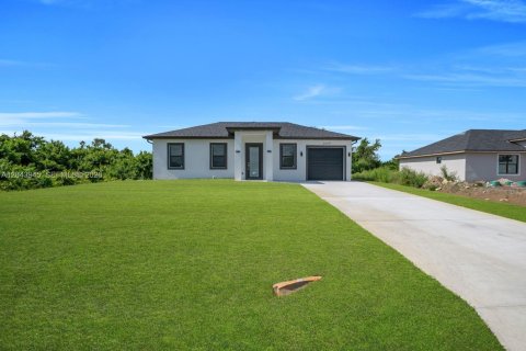 Villa ou maison à Lehigh Acres, Floride 3 chambres, 98.2 m2 № 2260525