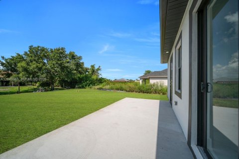 Villa ou maison à vendre à Lehigh Acres, Floride: 3 chambres, 98.2 m2 № 2260525 - photo 27