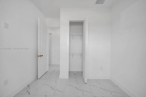 Villa ou maison à vendre à Lehigh Acres, Floride: 3 chambres, 98.2 m2 № 2260525 - photo 20