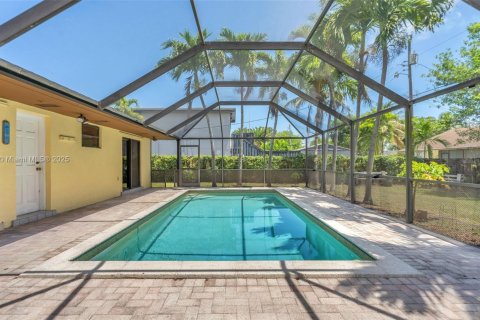 House in Cutler Bay, Florida 3 bedrooms, 101.45 sq.m. № 1660905 - photo 14