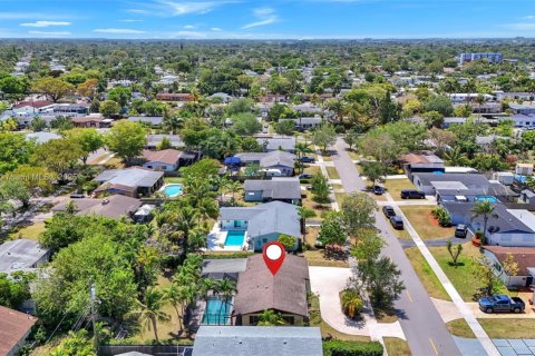 House in Cutler Bay, Florida 3 bedrooms, 101.45 sq.m. № 1660905 - photo 22