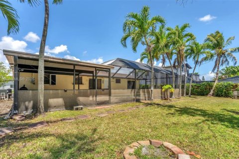 House in Cutler Bay, Florida 3 bedrooms, 101.45 sq.m. № 1660905 - photo 18