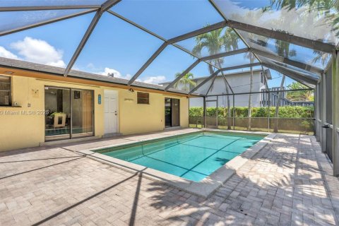 House in Cutler Bay, Florida 3 bedrooms, 101.45 sq.m. № 1660905 - photo 16