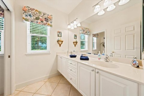 Villa ou maison à vendre à Fish Hawk, Floride: 4 chambres, 454.76 m2 № 2409938 - photo 28