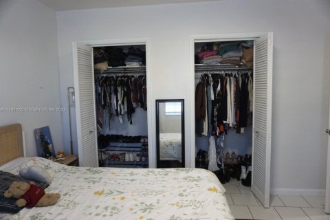Condo in Coral Gables, Florida, 1 bedroom  № 1695393 - photo 19
