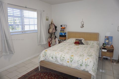 Condo in Coral Gables, Florida, 1 bedroom  № 1695393 - photo 16