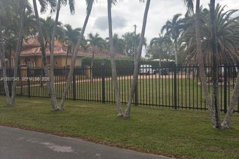 House in Miami, Florida 3 bedrooms, 218.13 sq.m. № 2170817 - photo 7