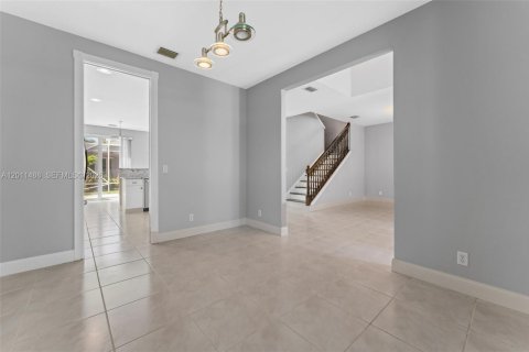 Снять в аренду виллу или дом в Юпитер, Флорида 5 спален, 316.15м2, № 2075187 - фото 8