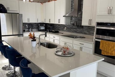 Villa ou maison à louer à Kissimmee, Floride: 5 chambres, 256.78 m2 № 2406454 - photo 3