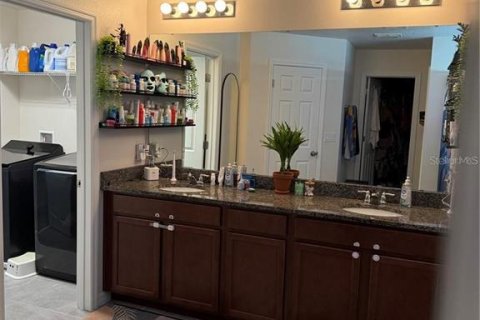 Villa ou maison à louer à Kissimmee, Floride: 5 chambres, 256.78 m2 № 2406454 - photo 11