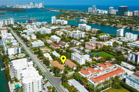 Снять в аренду квартиру в Бей-Харбор-Айлендс, Флорида 1 спальня, 74.32м2, № 2004750 - фото 6