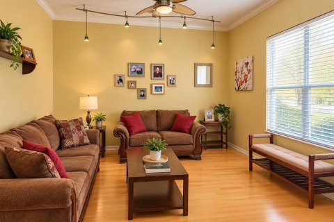 Villa ou maison à louer à Oviedo, Floride: 4 chambres, 207.36 m2 № 2416925 - photo 2
