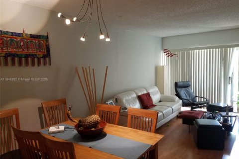 Copropriété à louer à Miami, Floride: 1 chambre, 104.52 m2 № 1849303 - photo 4