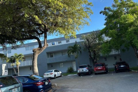 Copropriété à louer à Miami, Floride: 1 chambre, 104.52 m2 № 1849303 - photo 13