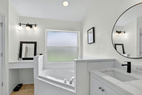 House in Kissimmee, Florida 3 bedrooms, 170.75 sq.m. № 1806845 - photo 28