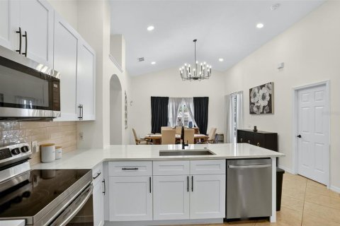 House in Kissimmee, Florida 3 bedrooms, 170.75 sq.m. № 1806845 - photo 21