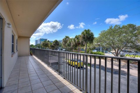 Condo in Saint Petersburg, Florida, 2 bedrooms  № 1819104 - photo 25