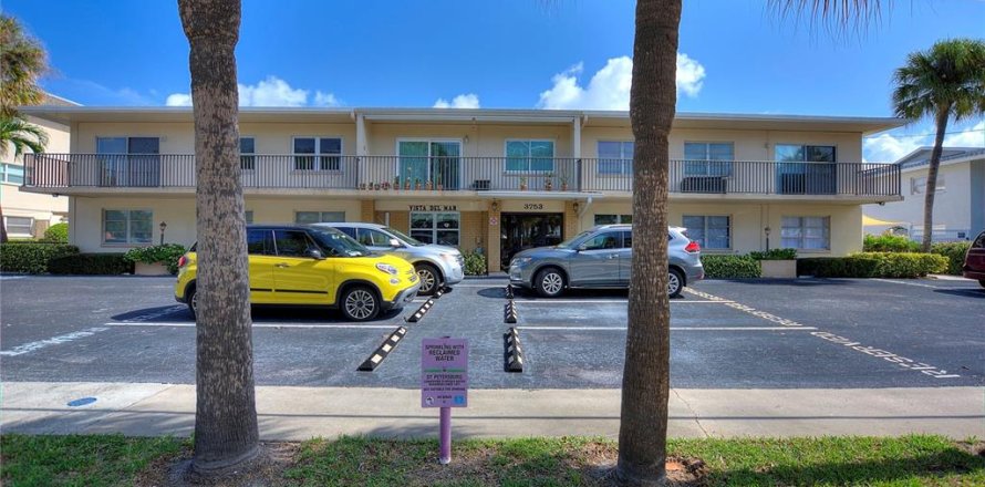 Condo in Saint Petersburg, Florida, 2 bedrooms  № 1819104
