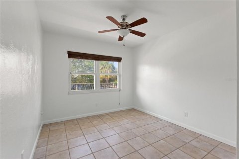 Condo in Saint Petersburg, Florida, 2 bedrooms  № 1819104 - photo 20