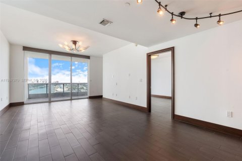 Copropriété à vendre à Miami, Floride: 2 chambres, 146.32 m2 № 2069932 - photo 13