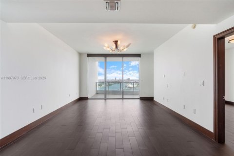 Copropriété à vendre à Miami, Floride: 2 chambres, 146.32 m2 № 2069932 - photo 11