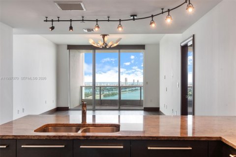Copropriété à vendre à Miami, Floride: 2 chambres, 146.32 m2 № 2069932 - photo 9