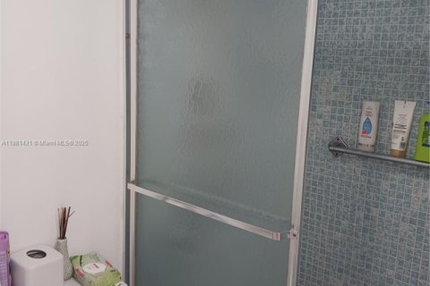 Condo in Pembroke Pines, Florida, 2 bedrooms  № 1925100 - photo 21