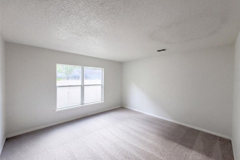 House in Poinciana, Florida 4 bedrooms, 259.85 sq.m. № 2391439 - photo 14