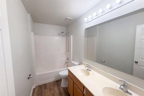 House in Poinciana, Florida 4 bedrooms, 259.85 sq.m. № 2391439 - photo 19