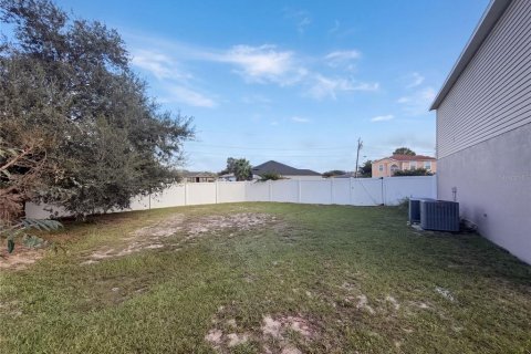 House in Poinciana, Florida 4 bedrooms, 259.85 sq.m. № 2391439 - photo 25