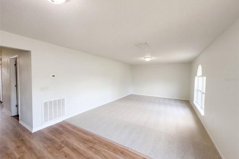 House in Poinciana, Florida 4 bedrooms, 259.85 sq.m. № 2391439 - photo 9