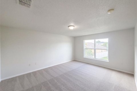 House in Poinciana, Florida 4 bedrooms, 259.85 sq.m. № 2391439 - photo 13