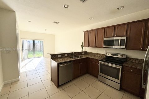 Touwnhouse à louer à Doral, Floride: 4 chambres, 163.23 m2 № 1982023 - photo 7